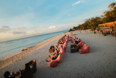 Contiki travellers in Bali
